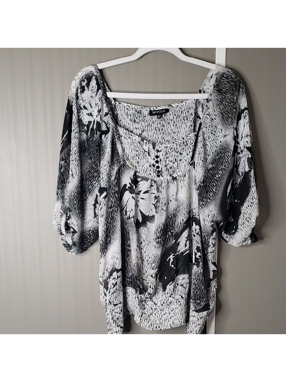 Unique Spectrum Monochrome Floral Blouse Black White Neutral  L